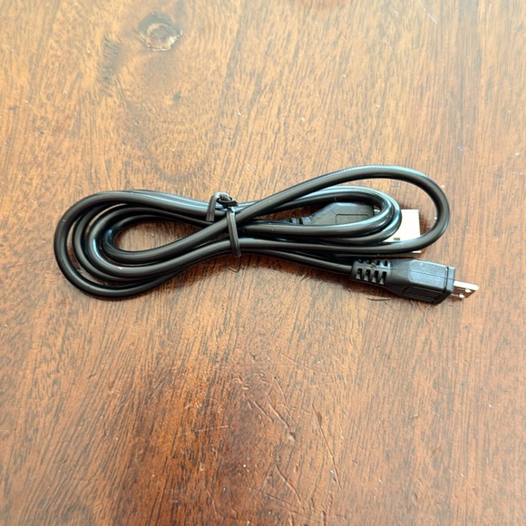 American Eagle Brand wireless Bluetooth earbuds headset with charging cable - Picture 5 of 5